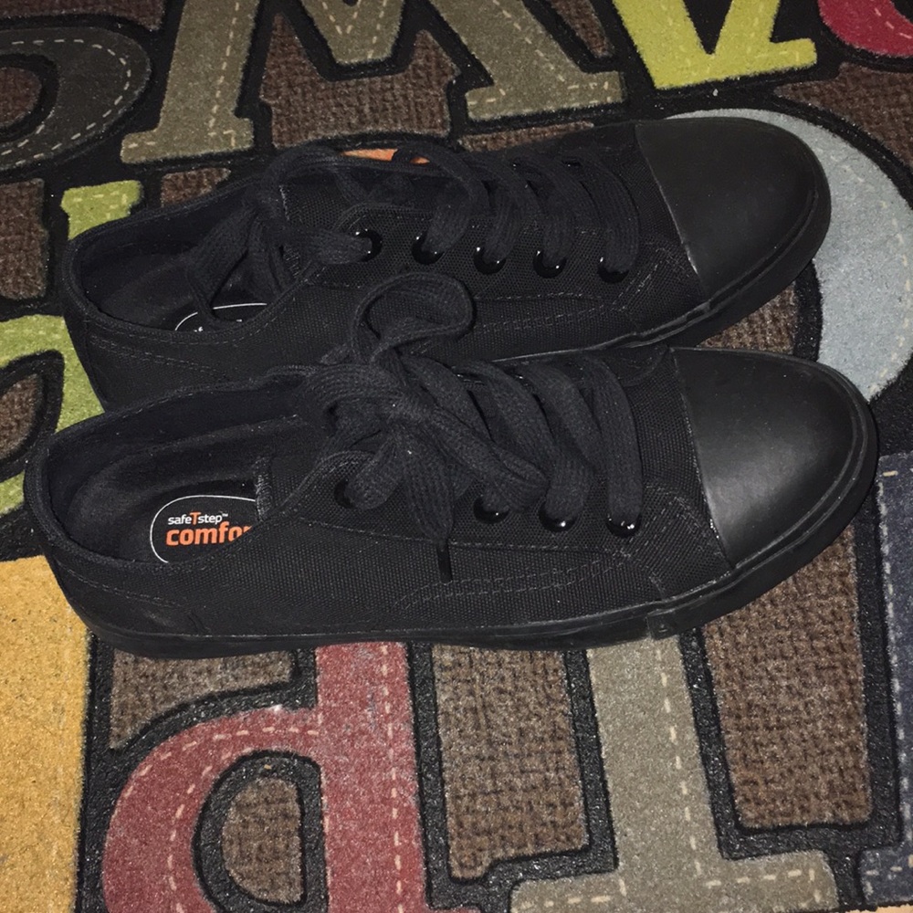 Non slip black shoes size 8